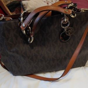 Authentic Michael Kors pocketbook Michael Kors collection